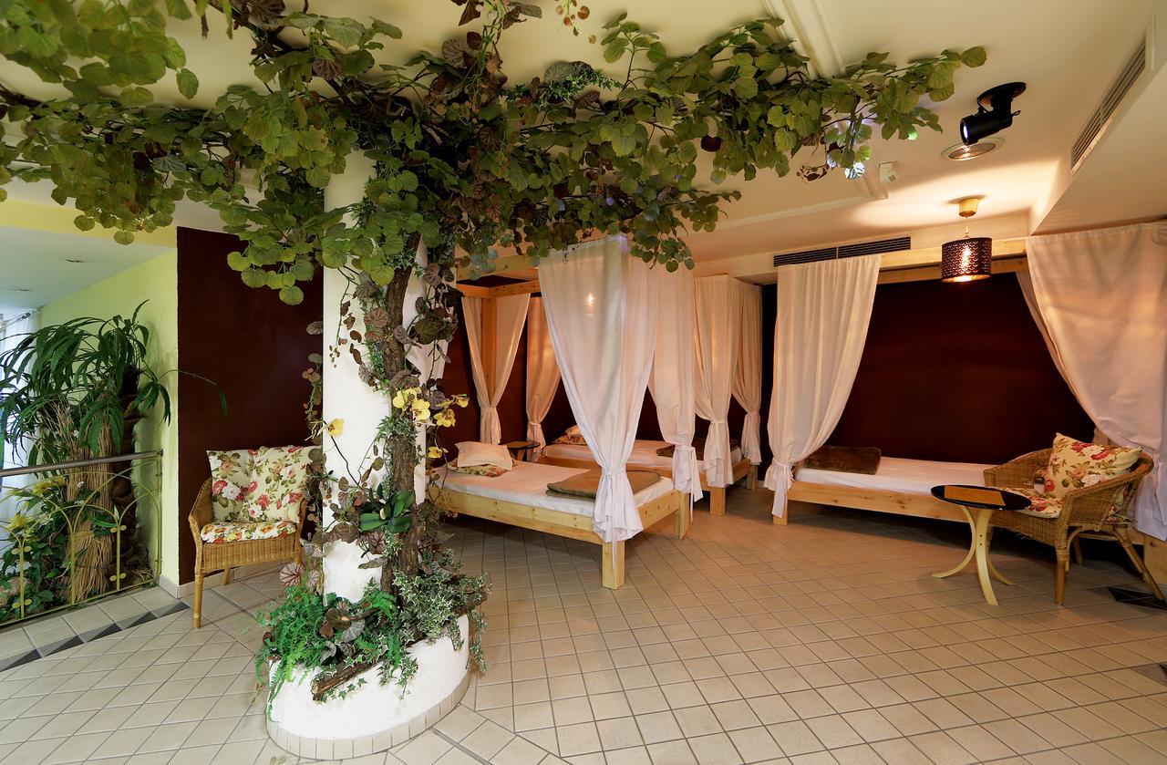 Hotel Kristall Falzes Exterior foto