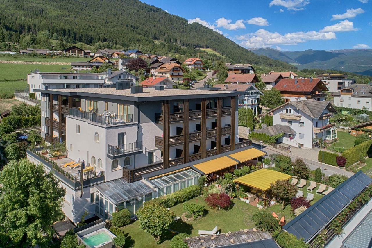 Hotel Kristall Falzes Exterior foto